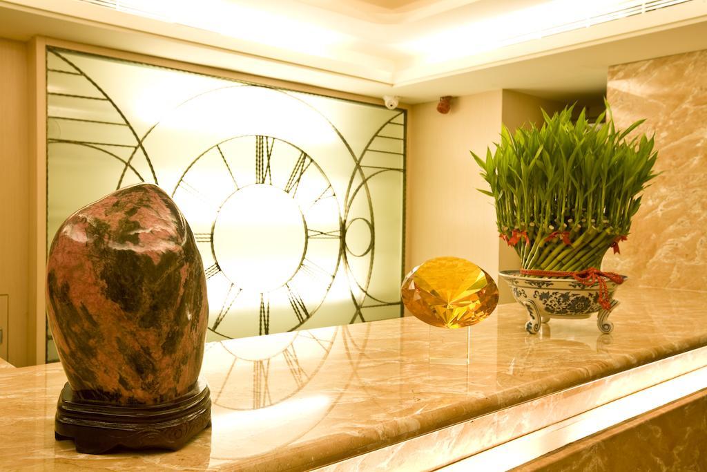Happy Hotel Taipei Exterior photo