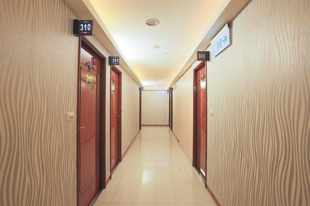 Happy Hotel Taipei Exterior photo